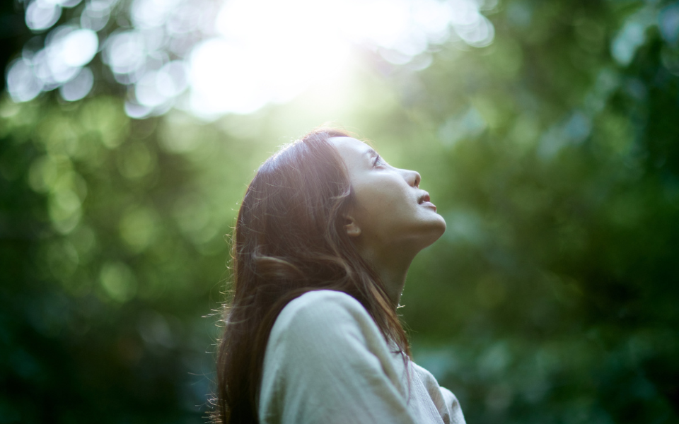 Woman reflecting on "why can't I just be happy"?